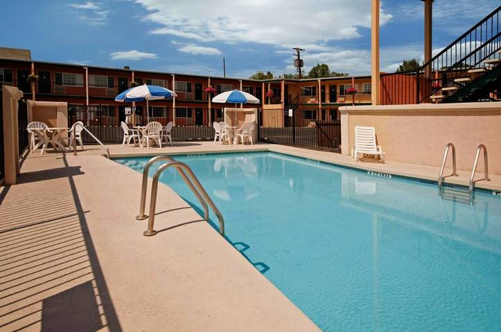 Hôtel pour 6 personnes, avec piscine