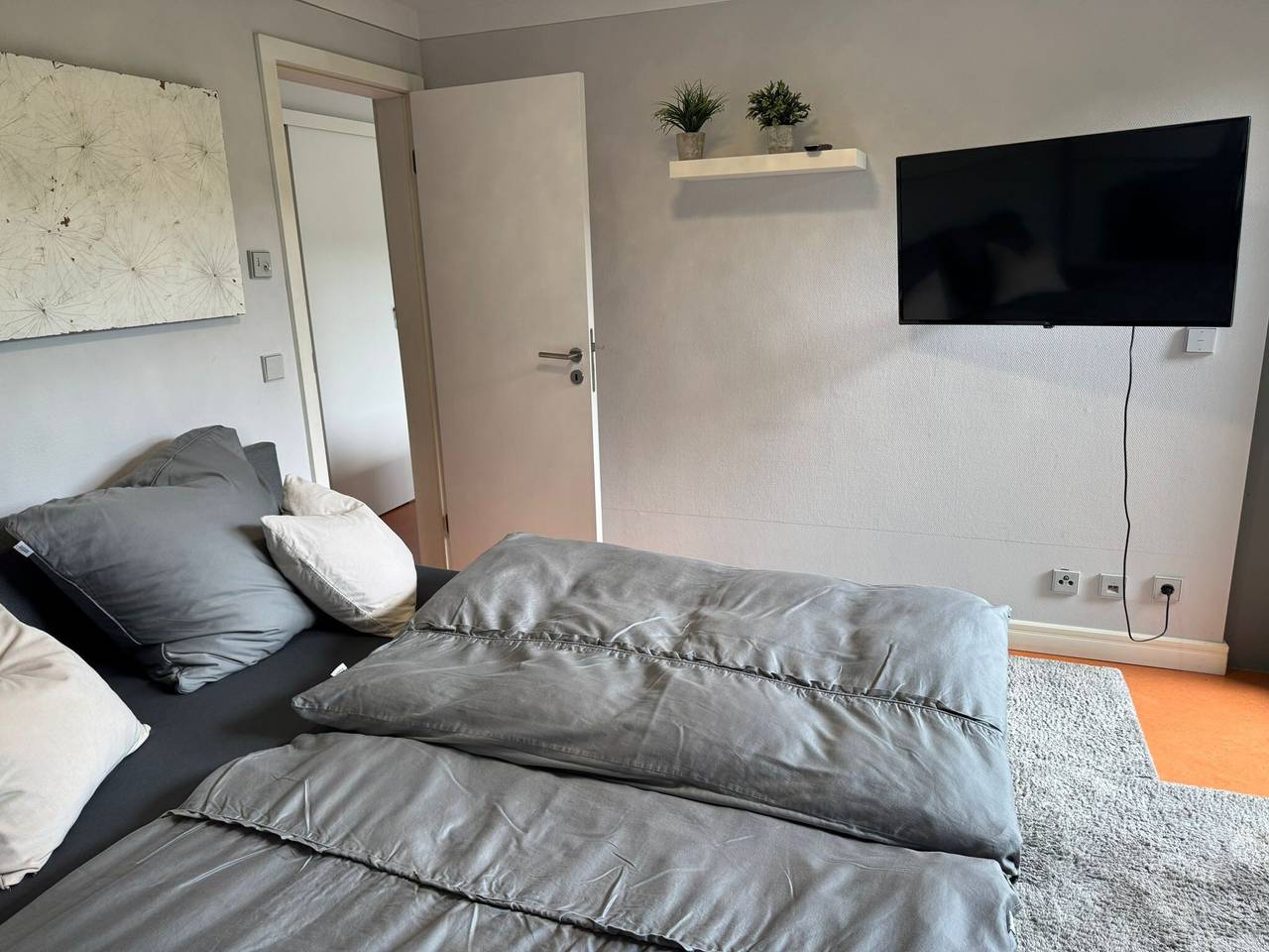 Apartamento entero, Apartamento 'Ruhe Und Living' con terraza privada, jardín y wifi in Friedrichshafen, Region Bodensee-Oberschwaben