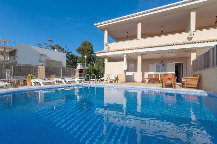 Chalet pour 8 personnes, avec jardin et piscine