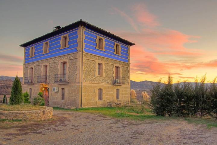 Apartamento para 2 personas, con Balcón y Terraza además de Jardín y Vistas en Graus