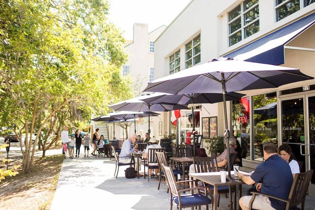 Ganze Wohnung, Bleiben Sie bei Lucky Savannah: Bird Baldwin House mit eigenem Parkplatz und Kingsize-Bett in Savannah, Chatham County