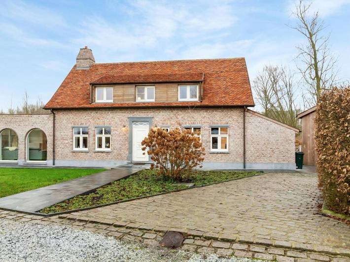 Location de vacances pour 9 personnes, avec jardin et terrasse à Zwalm