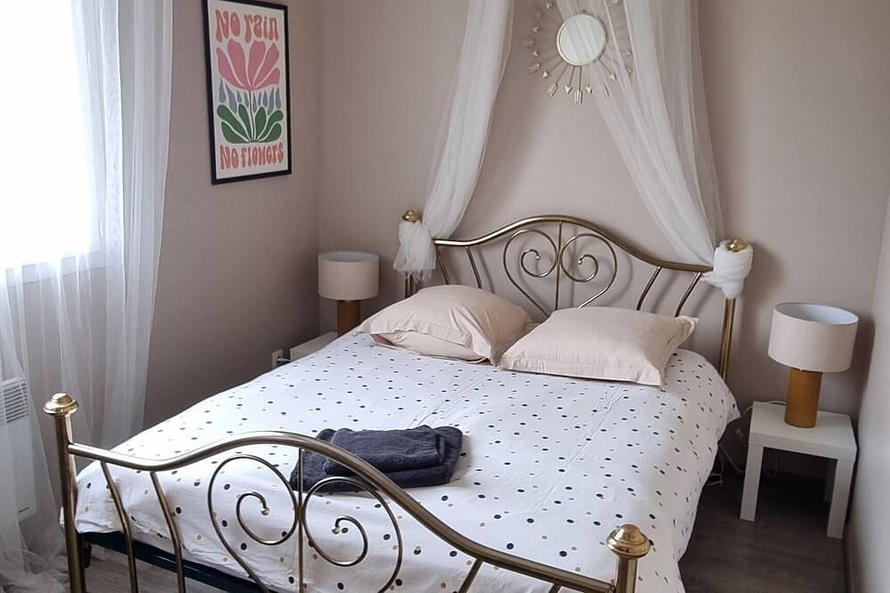 Maison A Deux Rue De La Plage De L'Ayguade , 3 Chambres , Jardin , Wifi in l'Ayguade, Hyeres