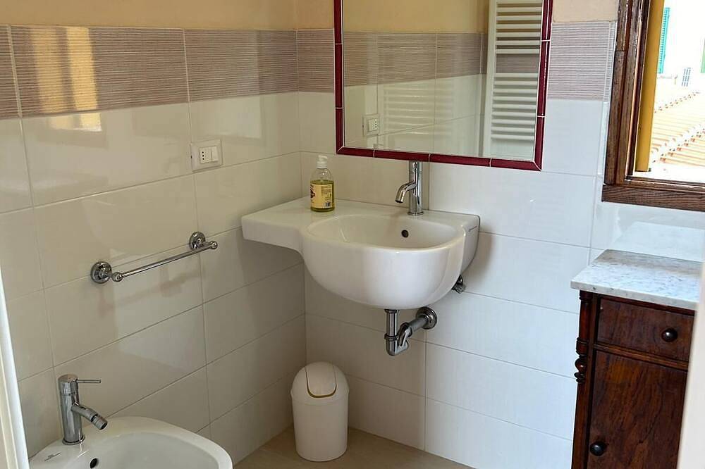 Villa Martinelli Valdibrana with stunning swimming pool for the exclusive use of guests. in Pistoia, Pistoia Provinz