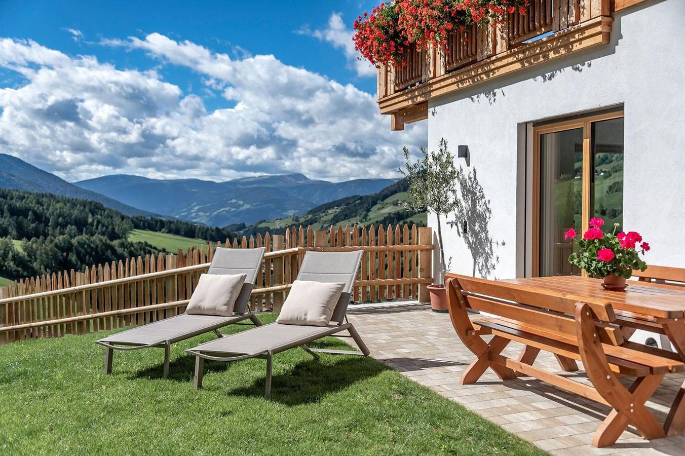Ganze Wohnung, Apartment 'Mittermanting' mit Bergblick, privater Terrasse und Wlan in Santa Magdalena (Eisacktal), Villnöß