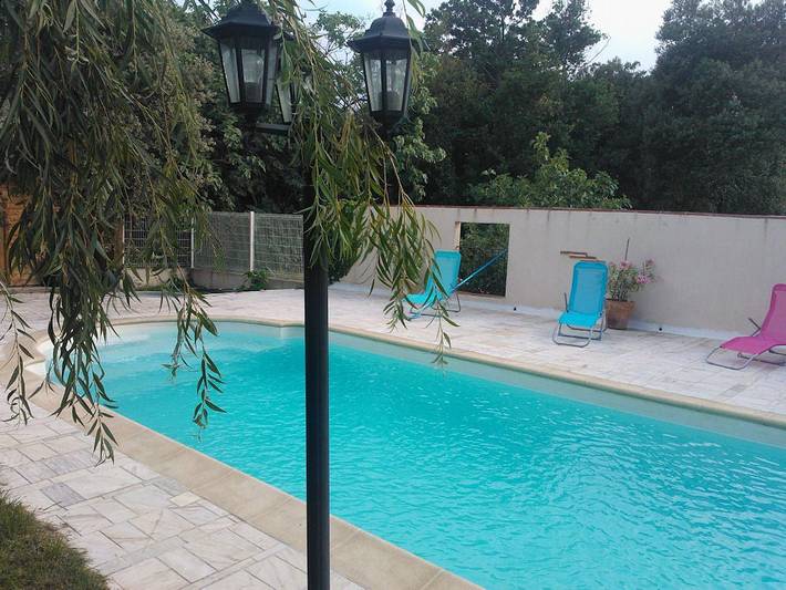 Chambre d’hôte pour 2 personnes, avec jacuzzi ainsi que piscine et sauna à Tresserre