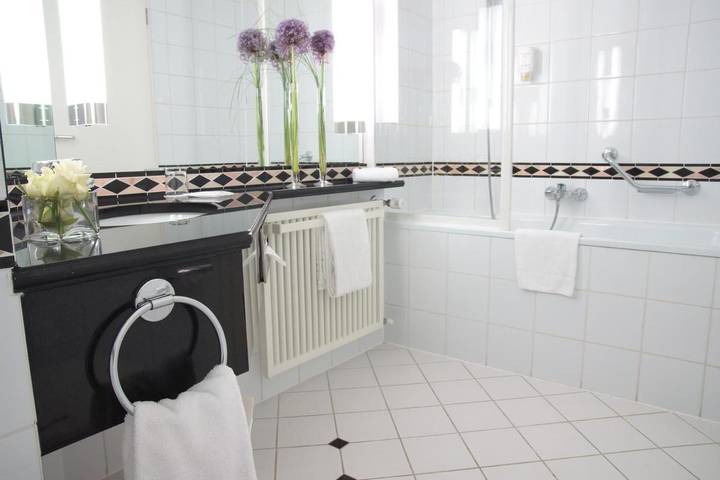 Ferienhaus für 6 Personen, mit Terrasse und Whirlpool sowie Garten und Sauna in Markkleeberg - 2