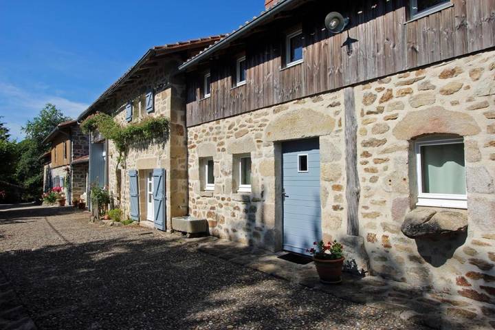 Location de vacances pour 5 personnes, avec jardin et piscine dans Saint-Jouvent - 2