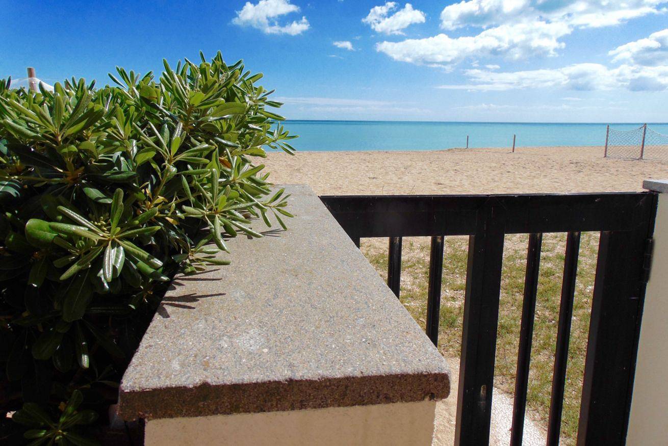 Entire apartment, M248 - Marcelli, small villa facing the sea in Marcelli, Riviera del Conero
