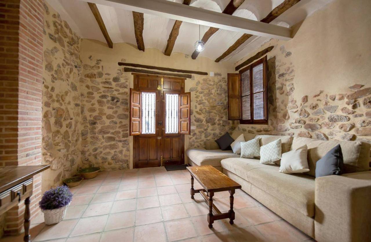 Five-Bedroom House in Montanejos, Provincia de Castellón