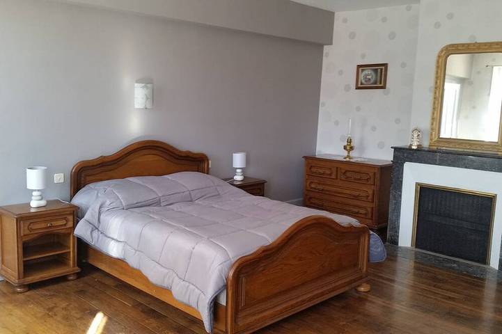 Cottage, farmhouse. in Bernouil, Avallon region