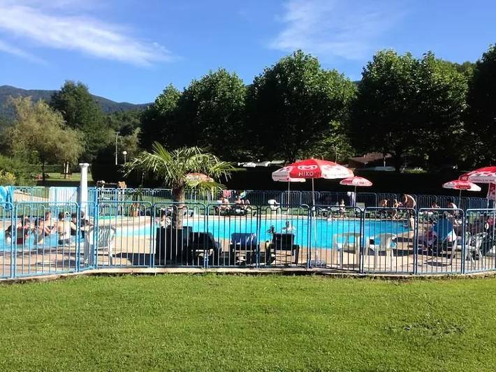 Camping pour 4 personnes, avec piscine ainsi que terrasse et vue dans l' Ariège - 4