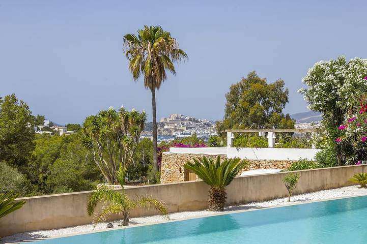 Villa pour 4 personnes, avec balcon et jardin à Cap Martinet