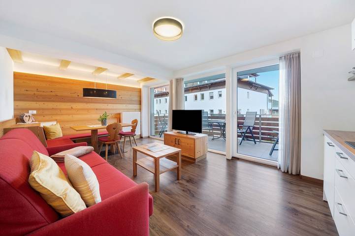 Ganze Wohnung, Ferienwohnung 'Nelkenstein Frühling' mit Bergblick, Gemeinschaftspool und Wlan in Schenna, Sarntaler Alpen