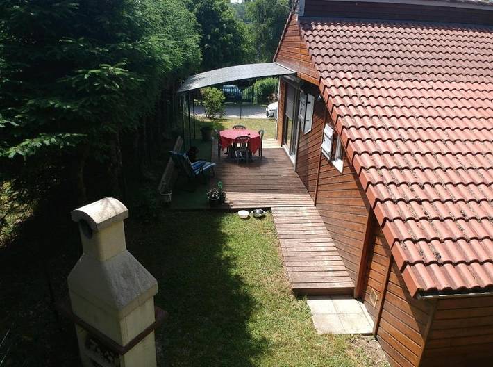 Gîte pour 4 personnes, avec piscine ainsi que vue et jardin, animaux acceptés à Saint-Rémy-sur-Durolle