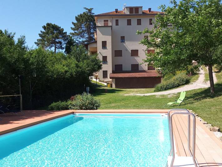 Agriturismo per 4 persone, con Balcone e Terrazza nonché Giardino e Piscina a Terranuova Bracciolini