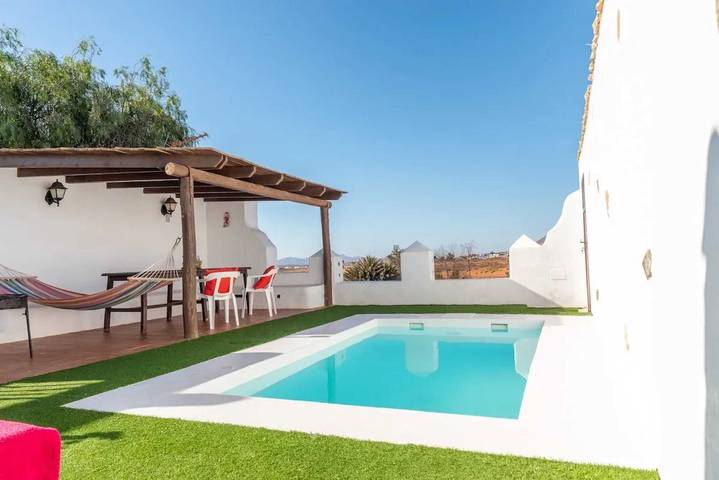 Ferienhaus für 4 Personen, mit Terrasse und Pool in Antigua - 2