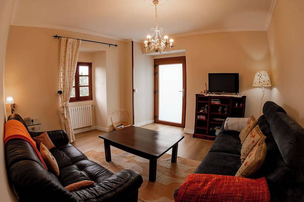 Entire apartment, Vieiro Verde 2 Rustic in Viveiro, Galician Coast