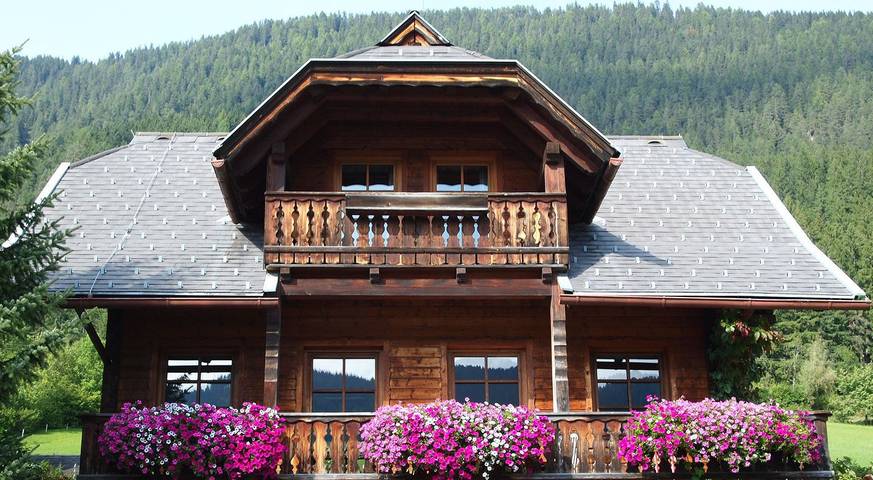 Chalet für 4 Personen, mit Balkon am Weissensee