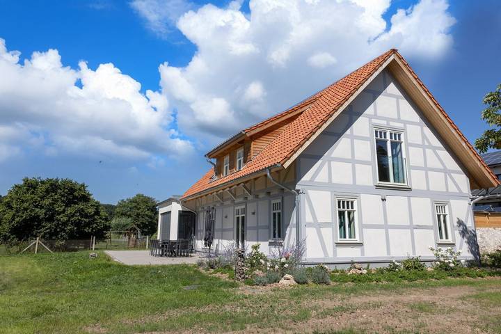 Ferienhaus für 17 Personen, mit Balkon und Terrasse sowie Garten in Naturpark Südharz