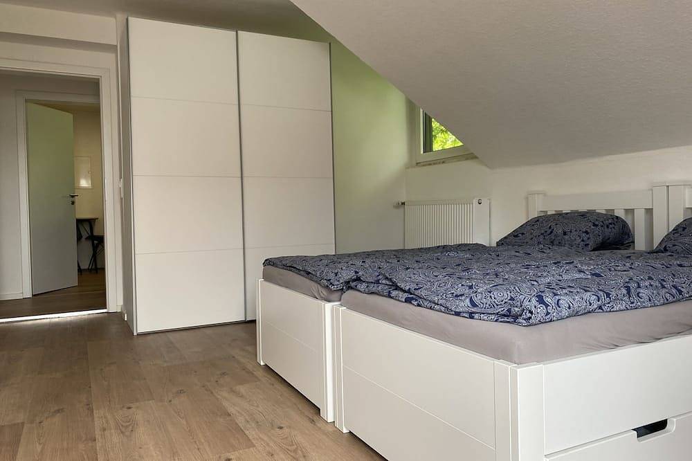 Ganze Wohnung, Apartment mit Schlafzimmer, Küche und Bad in Wiesloch, Kraichgau