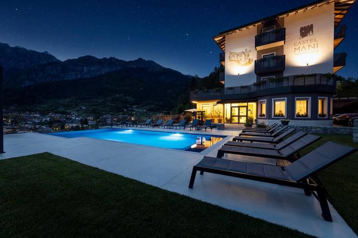 Hôtel pour 2 personnes, avec Balcon et Terrasse ainsi que Jacuzzi et Jardin à San Lorenzo in Banale