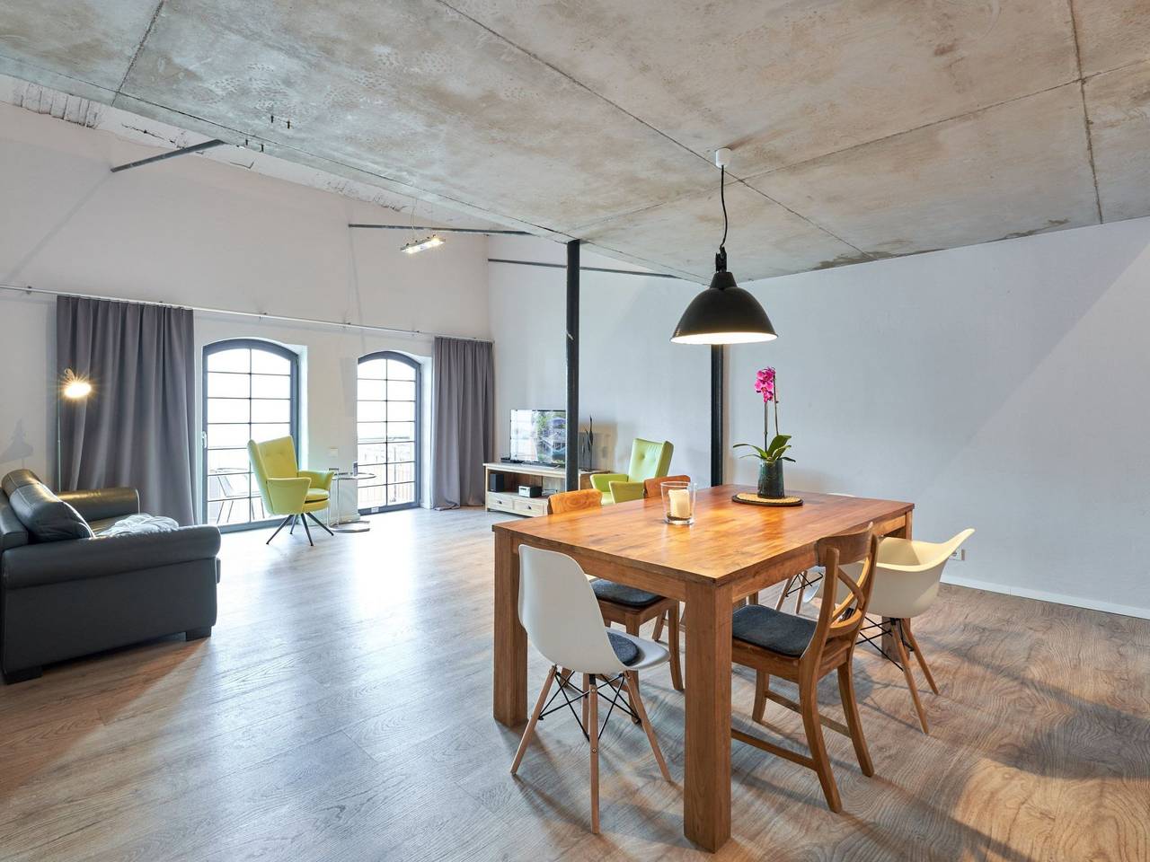 Ganze Wohnung, Appartement in Brandenburg An Der Havel mit Terrasse, Garten und Grill in Brandenburg an der Havel