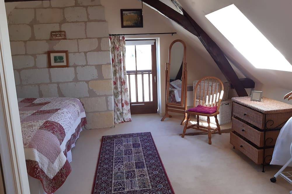 Belle retraite romantique avec piscine privée, offrant la paix et la tranquillité in Noyant-Villages, Vallée de la Loire
