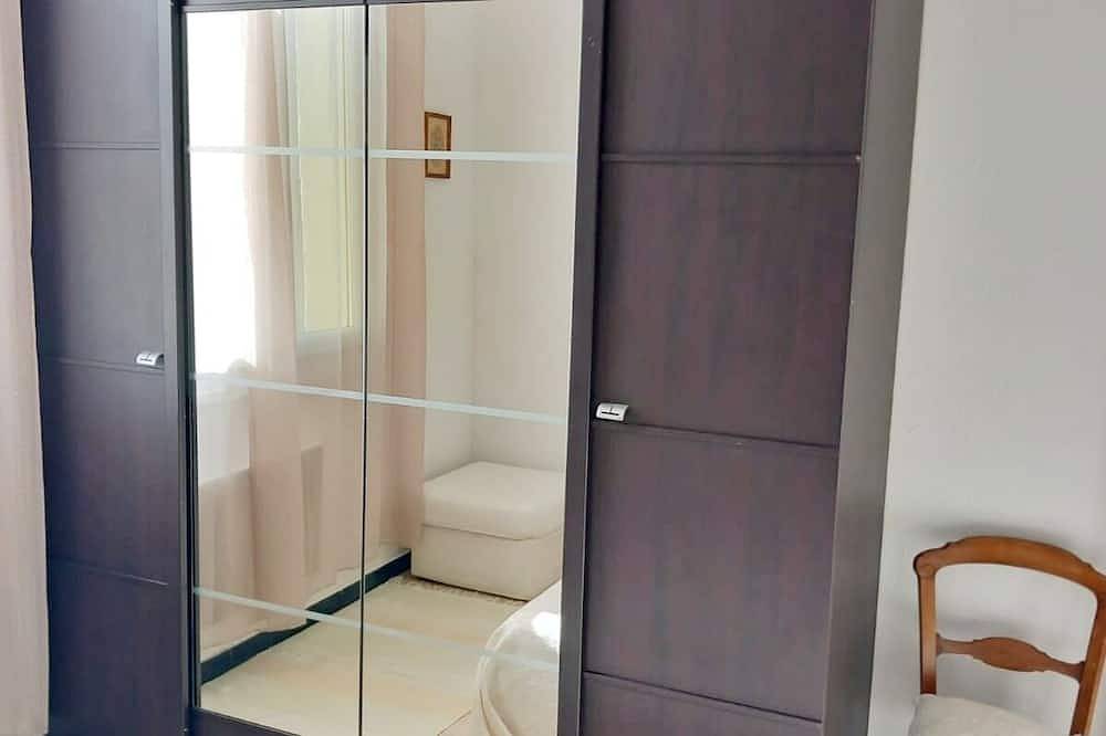 Air-conditioned single-storey house on 900 m2 of land in a village in southern Ardèche in Bessas, Ardèche