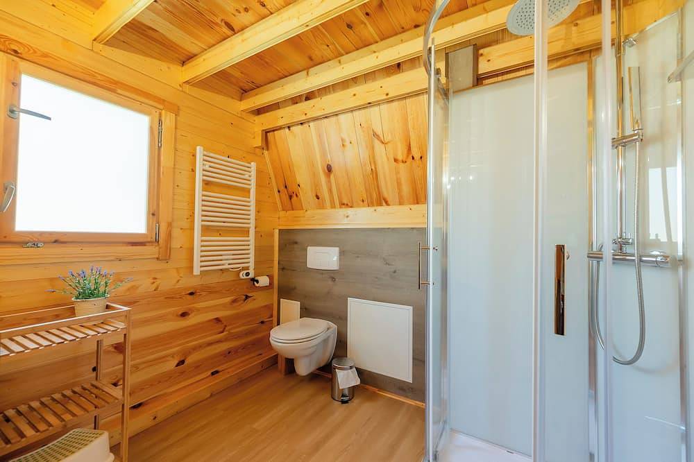 Tiny house in the Ardennes in Fromelennes, Parc naturel régional des Ardennes