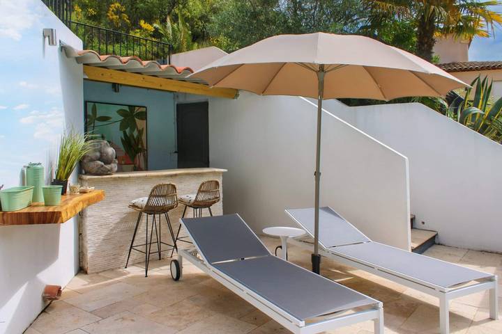 Gîte pour 8 personnes, avec jacuzzi et piscine, adapté aux familles à Le Thoronet - 3