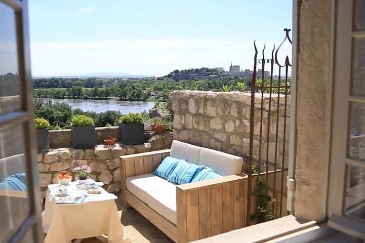 Suite-Superior-Ensuite mit Dusche-Terrasse-Suite Pamparigouste Rdc in Villeneuve-lès-Avignon, Nimes und Umgebung