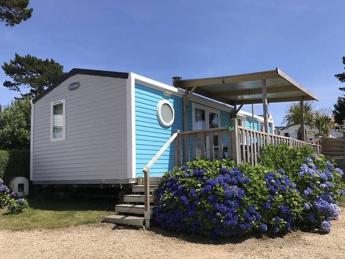 Camping pour 6 personnes, avec terrasse ainsi que bassin pour enfant et piscine dans Côte de Granit Rose - 2