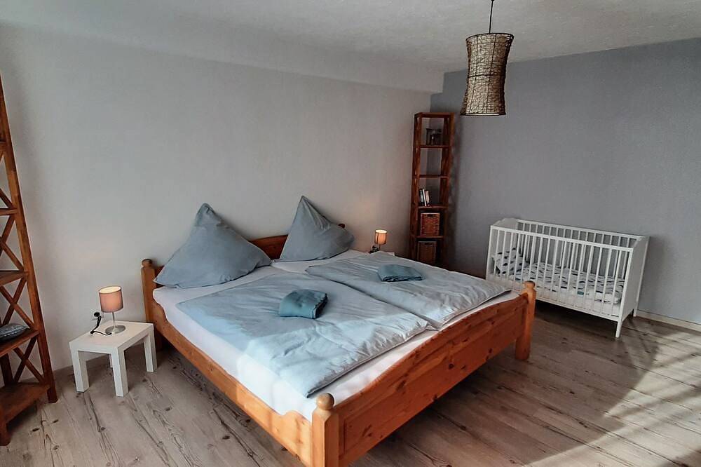 Ganze Wohnung, Ferienwohnung (80qm) mit Ofen und voll ausgestatteter Küche in Bad Laasphe, Kreis Siegen-Wittgenstein