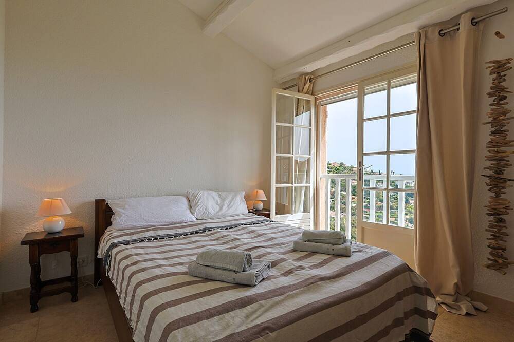 Cosy holiday home with magnificent view in the hills of Agay in Agay, Saint-Raphaël