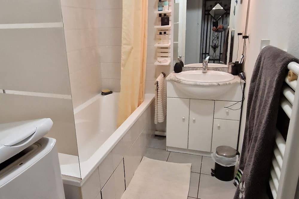 Appartement entier, Appartement dans Résidence au calme avec piscine - très arborée et ensoleillée in Dax, Région de Dax