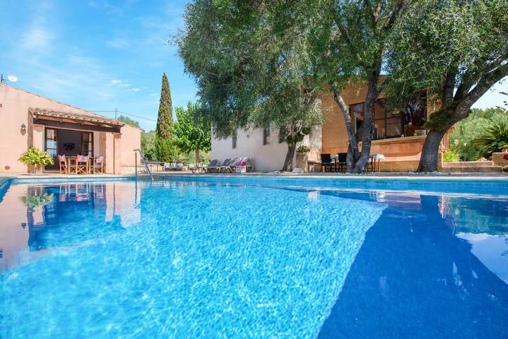 Villa für 9 Personen, mit Garten in Artà