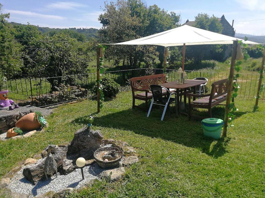 Caserio de Fontes in Nogueira de Ramuín, Reserva da Biosfera Ribeira Sacra e Serras do Oribio e Courel