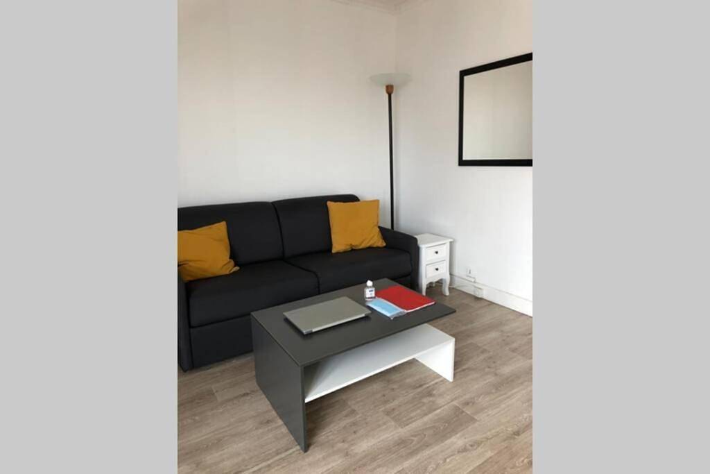 Appartement entier, 02 Bedrooms-Paris-Disneyland-Parking-Rer A 3' in Noisy-le-Grand, Seine-Saint-Denis