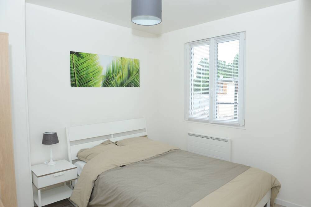 La acogedora casa de ciudad en residencia privada. in Bondy, Sena-Saint Denis