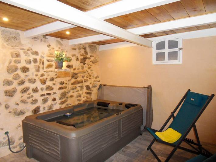 Gîte for 3 people, with sauna in Provence