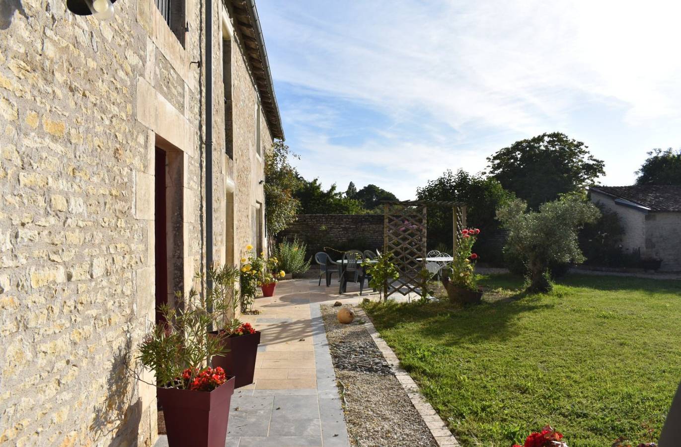 Ferienhaus 'Gîte et Truffe' mit privater Terrasse und eigenem Garten in Cissé, Vienne