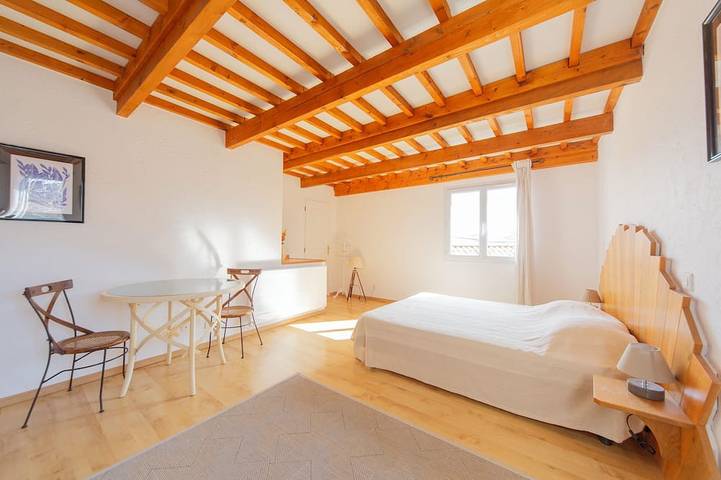 Location de vacances pour 10 personnes, avec jardin et piscine à Quincié-en-Beaujolais - 2