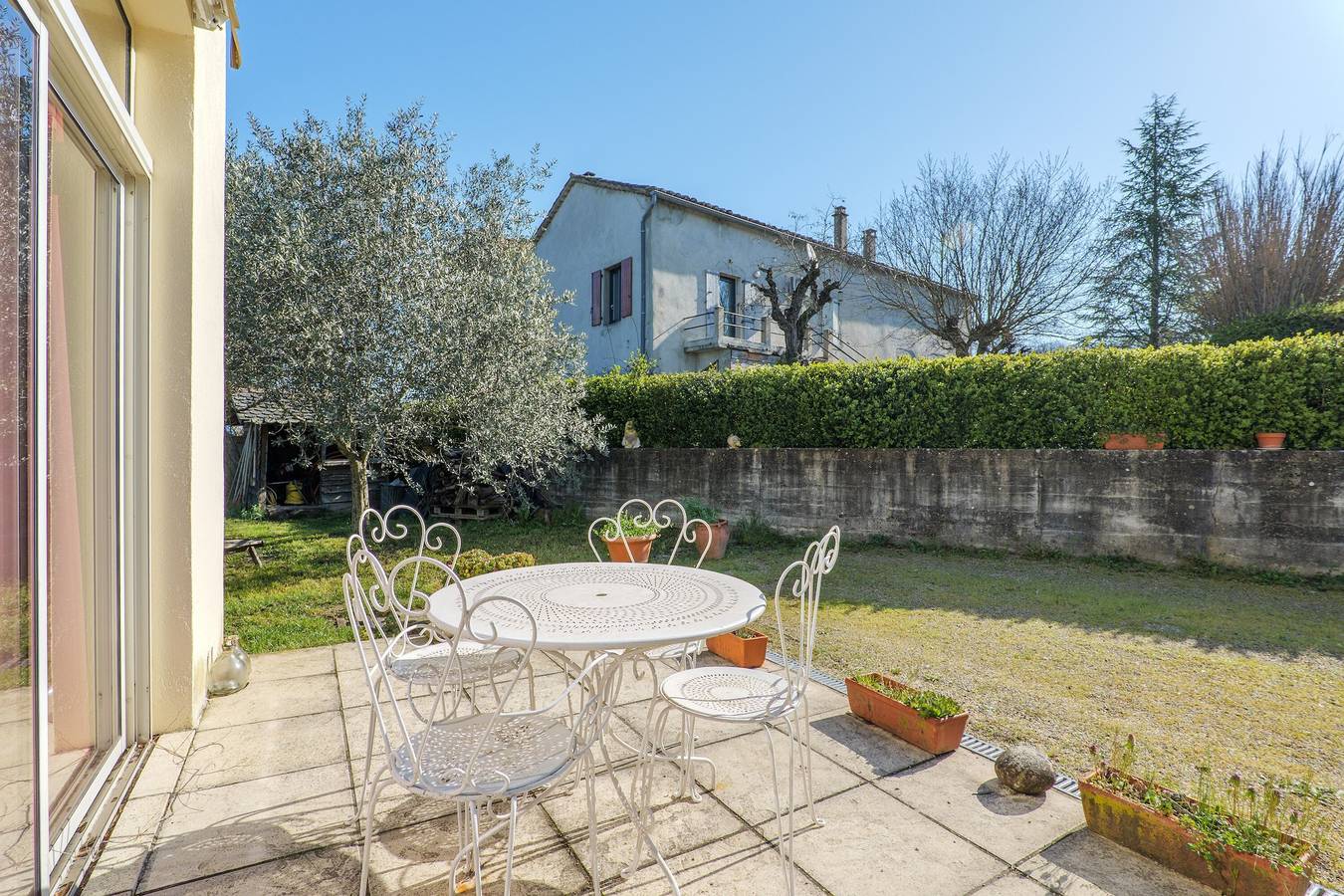 Gîte Coquelicot à Pradons avec piscine partagée, Wi-Fi et climatisation in Pradons, Ardèche
