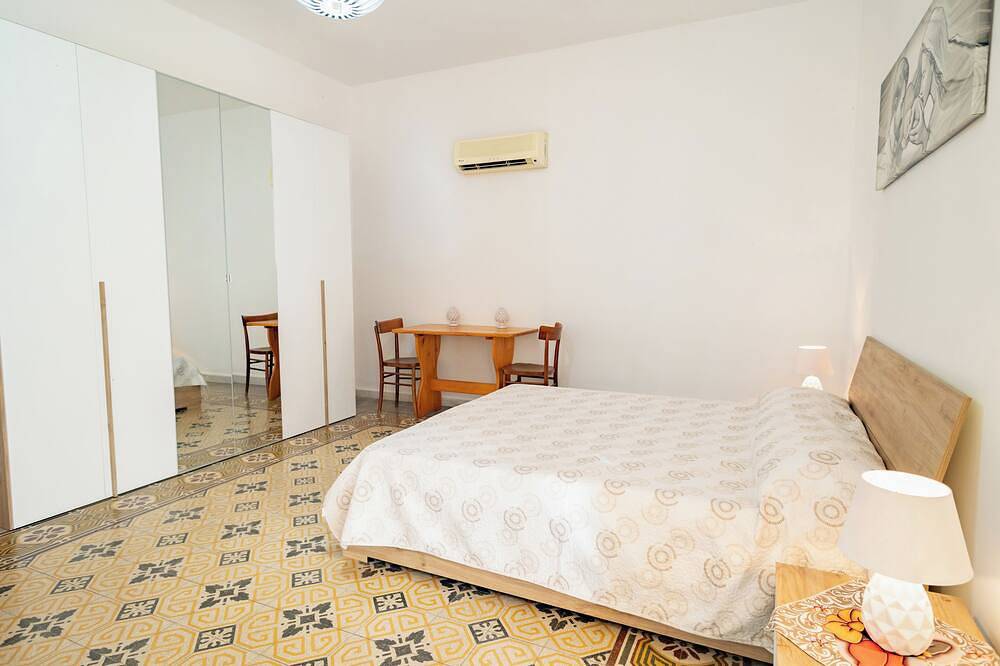 La Cantunera by Biddizzi Rari - all'interno il quartiere Storico “Cadda” in Sciacca, Provincia di Agrigento
