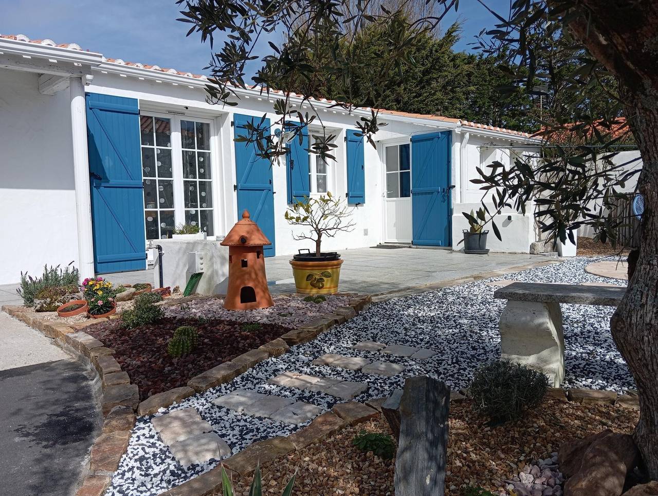 Gîte Kerallou: Holiday Home with Terraces, Private Garden & Wi-Fi in Barbâtre in Barbâtre, Noirmoutier