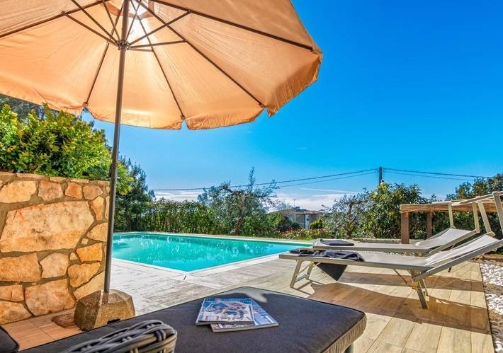Villa voor 6 personen, with Balkon and Whirlpool as well as Terras and Tuin in Livorno