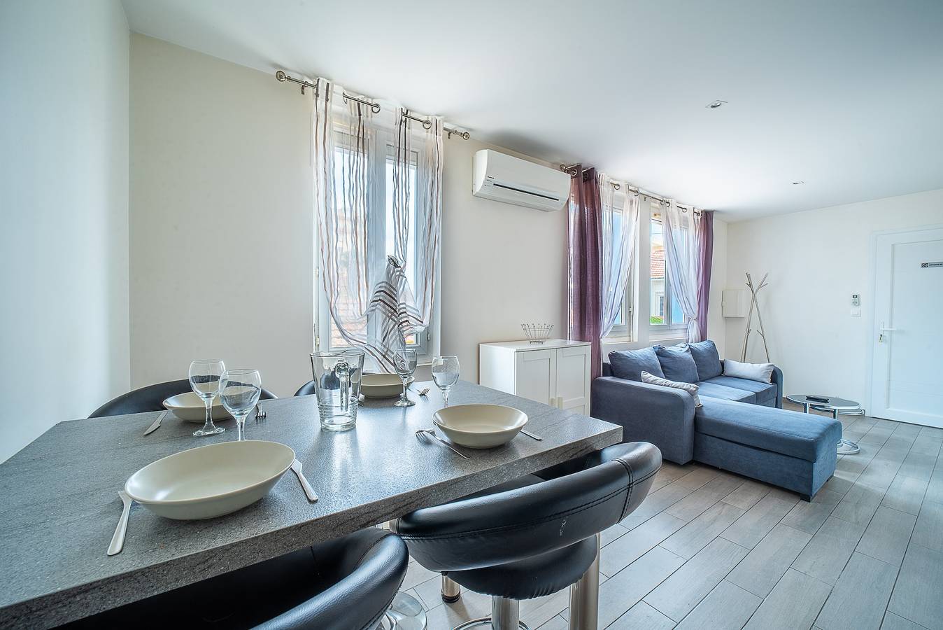 Geheel appartement, Villa Welcom 4 - 2min à Pied de la Plage in Canet-en-Roussillon, Côte d'Améthyste