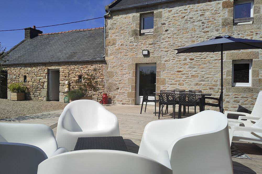 Gîte 800 m. seaside, Gr34, Spa, enclosed garden, dogs welcome. in Ploudalmézeau, Brest region