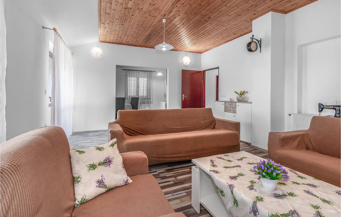 Ganze Ferienwohnung, Gemütliche 2-Zimmer-Wohnung mit Terrasse, 2 km von der Küste und dem Stadtzentrum entfernt in Novi Vinodolski, Primorje-Gorski Kotar